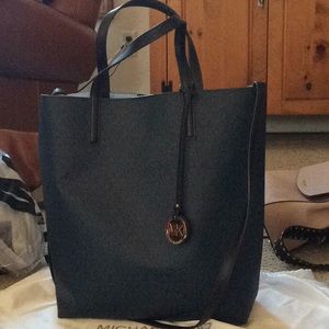 Michael kors tote